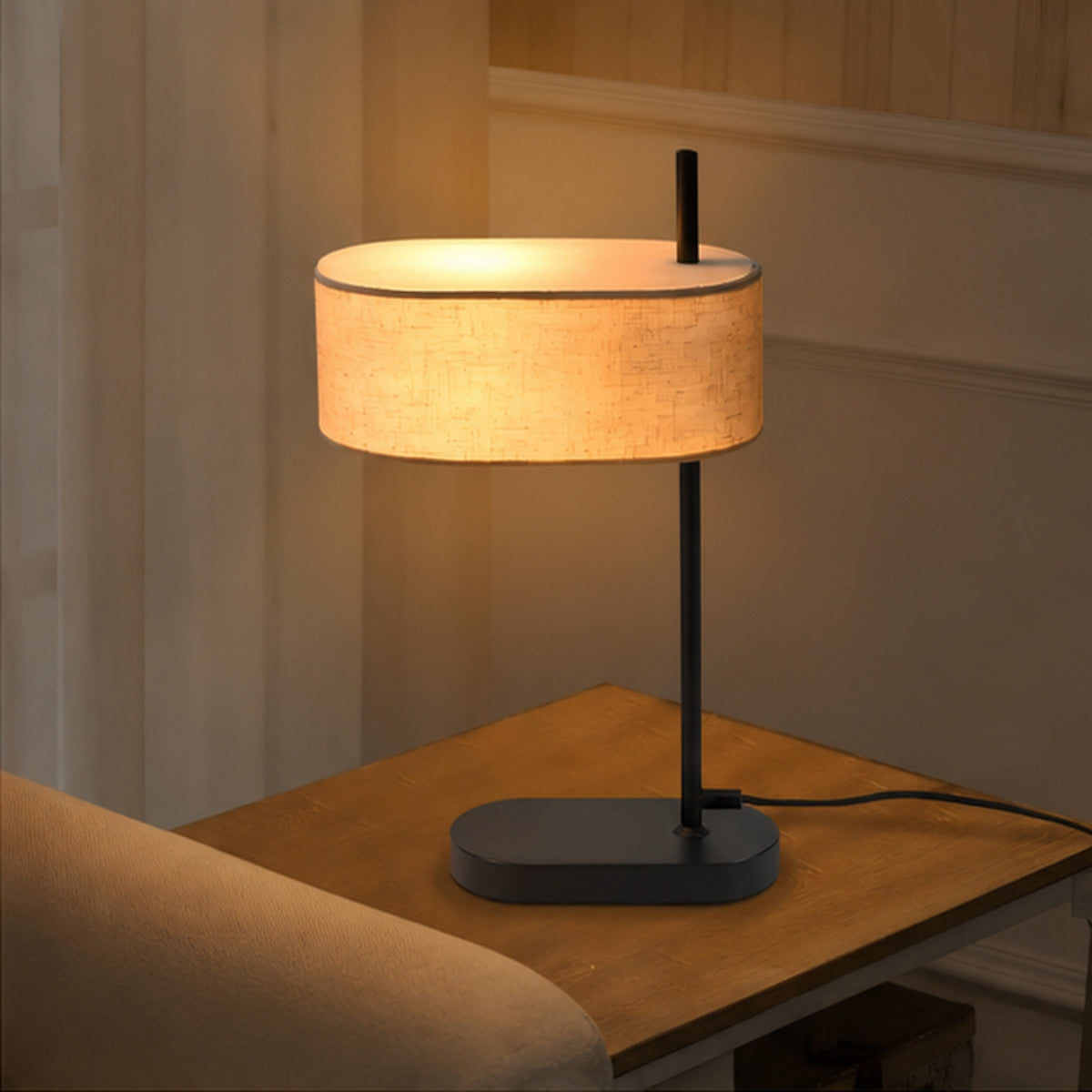 Lampe de chevet vintage en métal industriel FORGE en situation dans un intérieur