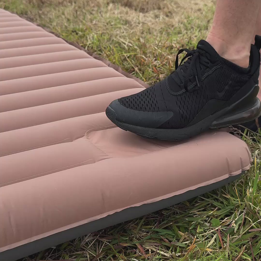 Démonstration de la résistance du matelas Pro